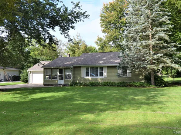 47229 Harry St, Utica, MI 48317