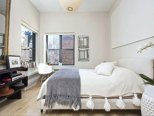 Sold by Sotheby's International Realty | media 4