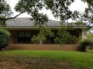 985 Crystal Ridge Rd, Louisville, MS 39339