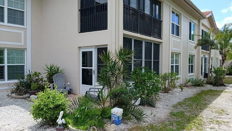 1 bed, 1.5 bath, 860 sqft, $1,675 — Photo 3