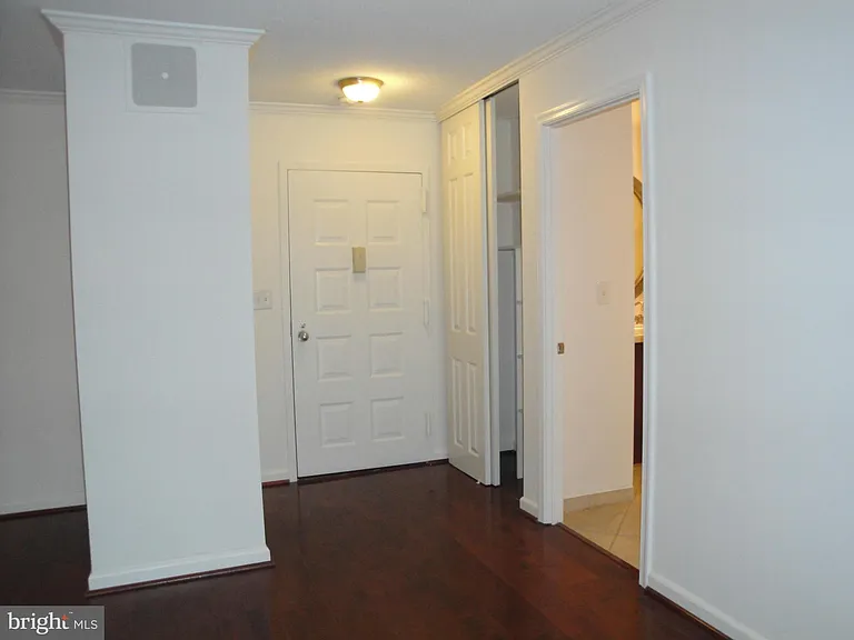 8360 Greensboro Dr #203 — Photo 4