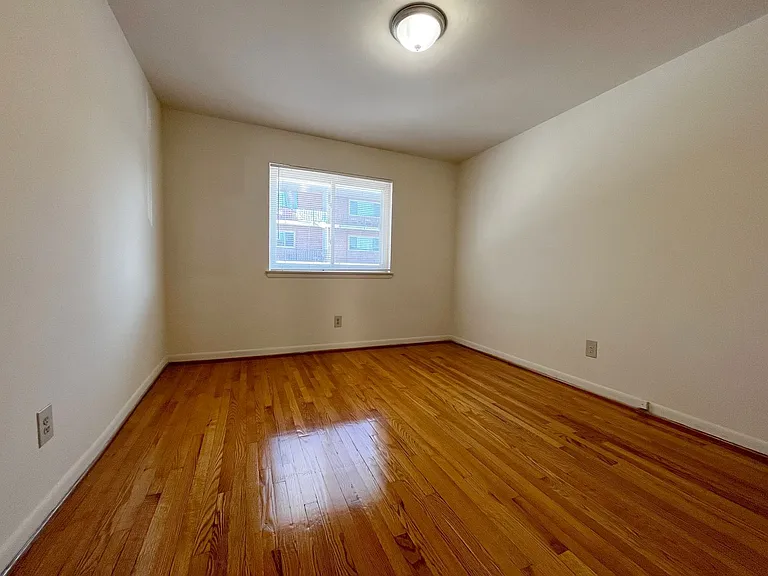 HIckory Heights Apartments — Photo 32