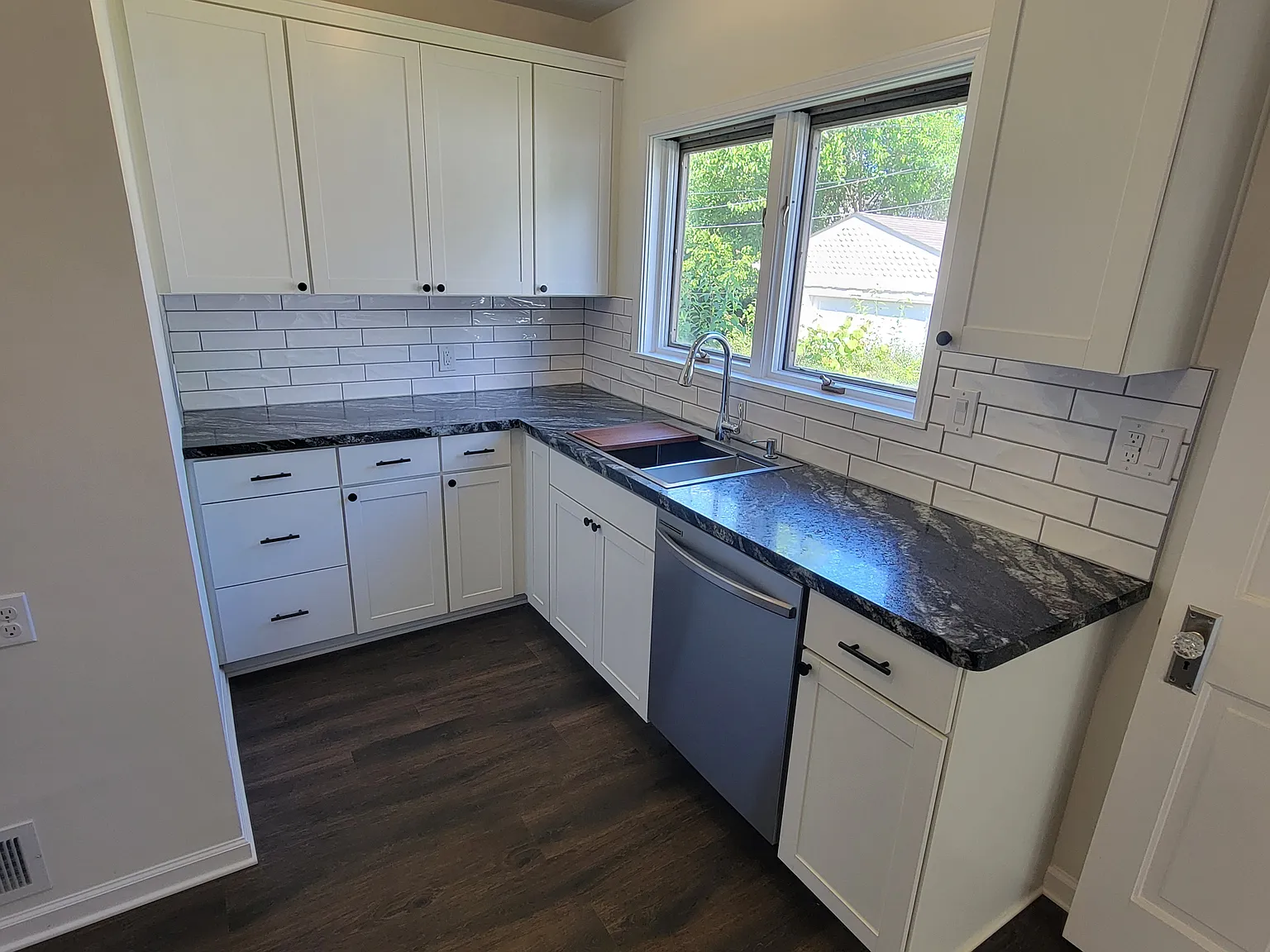 3 bed, 1082 sqft, $1,600 — Photo 3