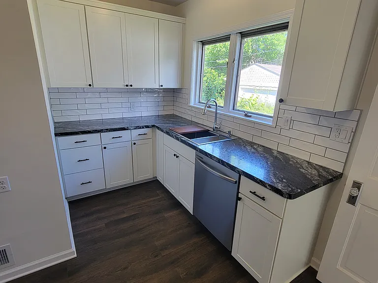 4029 Harwood Rd — Photo 3