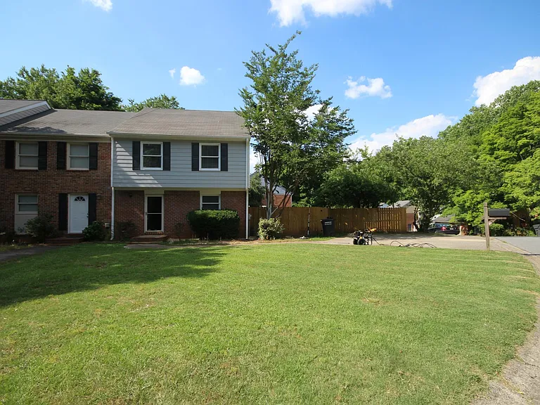 1472 Twin Branches Cir SE — Photo 1