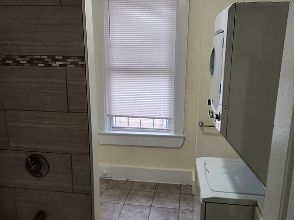 5th image of 28 Centennial Pl #2R