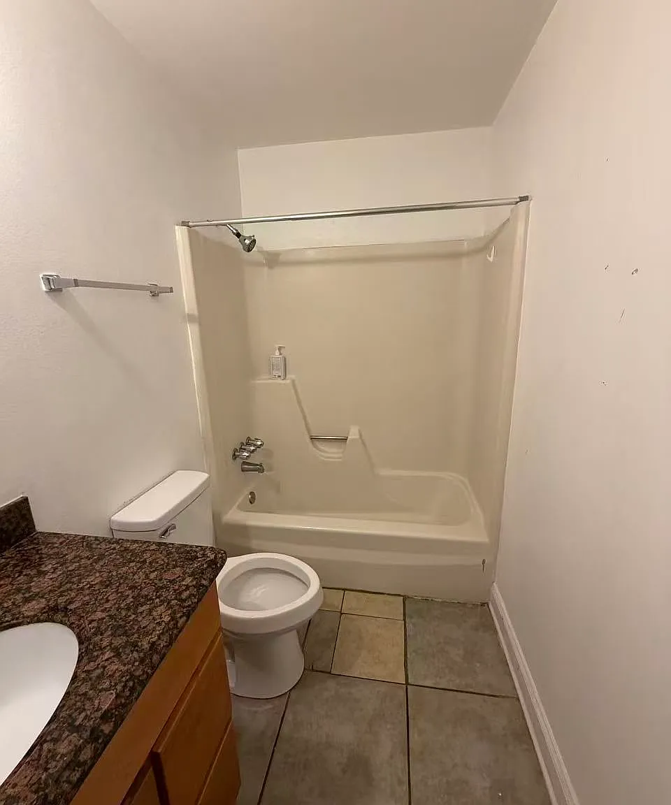 2 bed, 1.5 bath, $1,200 — Photo 4
