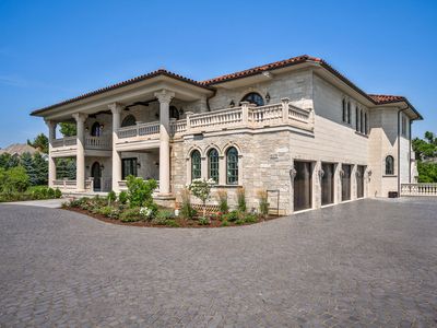 6413 S County Line Rd, Burr Ridge, IL, 60527