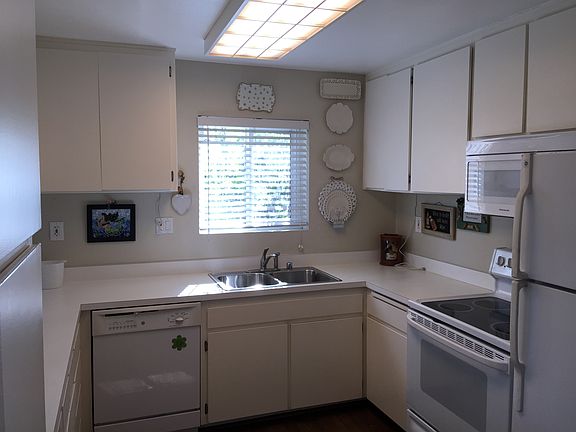 3rd image of 881 Thomas Ave APT 8