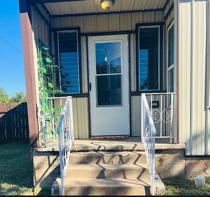 2 bed, 950 sqft, $2,200 — Photo 2