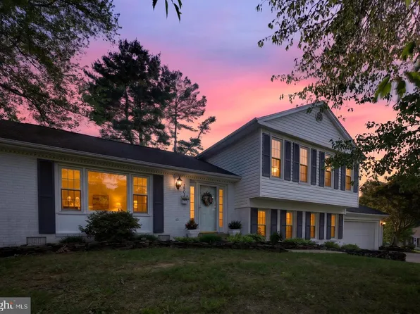 7901 Laural Valley Way, Springfield, VA 22153