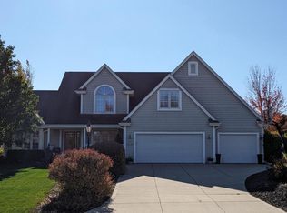 N16W27389 Riverland Dr, Pewaukee, WI