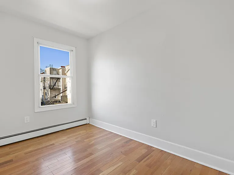 36 Perry St #2 — Photo 10