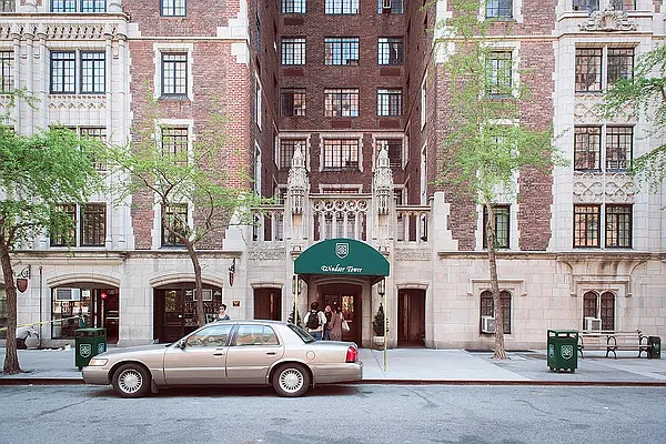 Rented by R New York | media 7