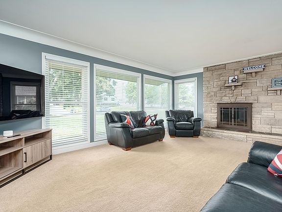 2nd image of 404 Burrwood Ave