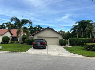 1 Ironwood Way N, Palm Beach Gardens, FL 33418