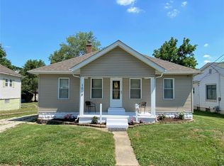1019 Bell Pl, Hillsboro, IL 62049
