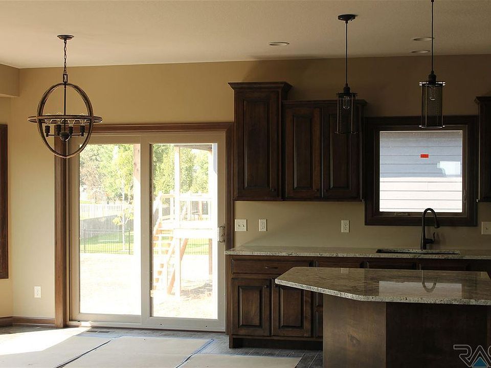 2nd image of 7216 S Garden Ct