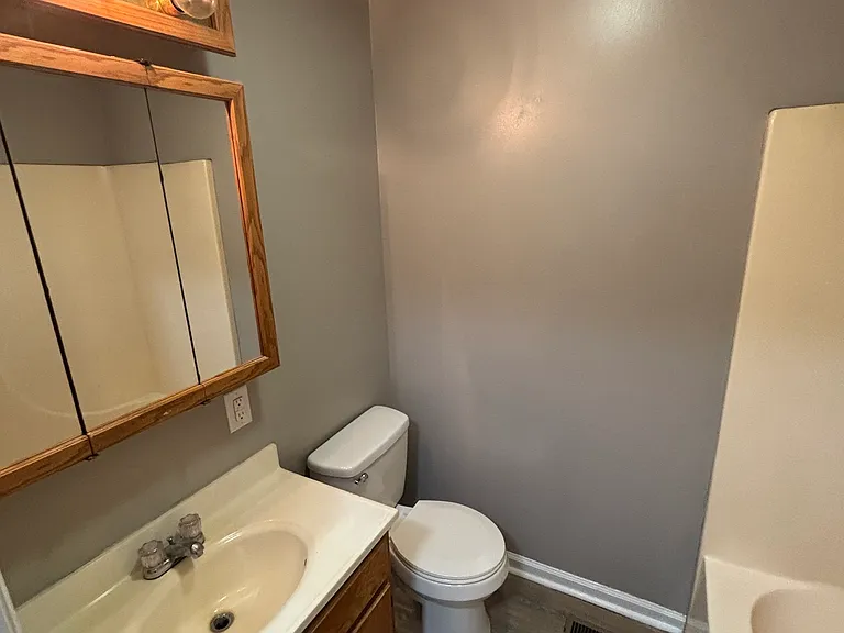305 Clark St #B — Photo 6