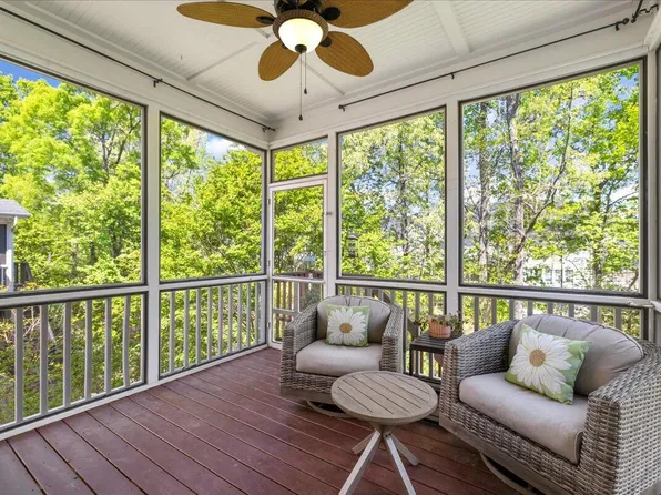 725 Ancient Oaks Dr, Holly Springs, NC 27540
