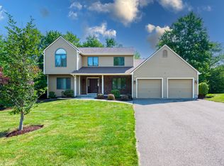 10 Harrison Dr, Cromwell, CT 06416