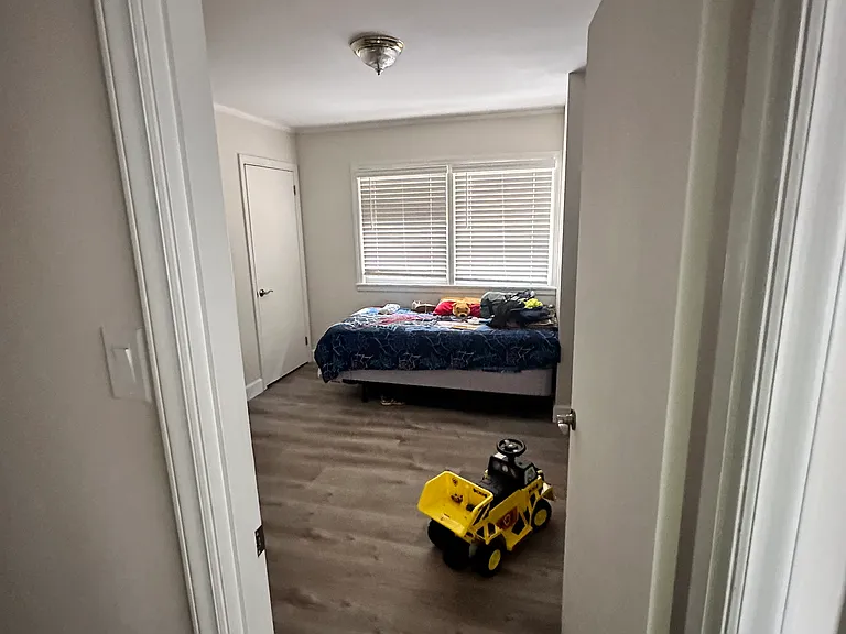 326 Bidney Dr — Photo 2