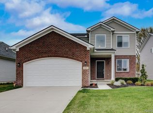 353 Hidden Riv E, Holly, MI 48442