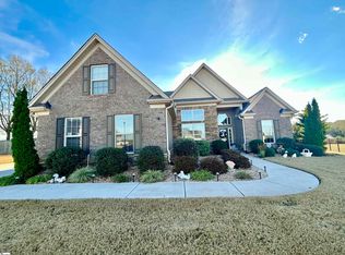 402 Meadowcroft Ln, Simpsonville, SC 29681