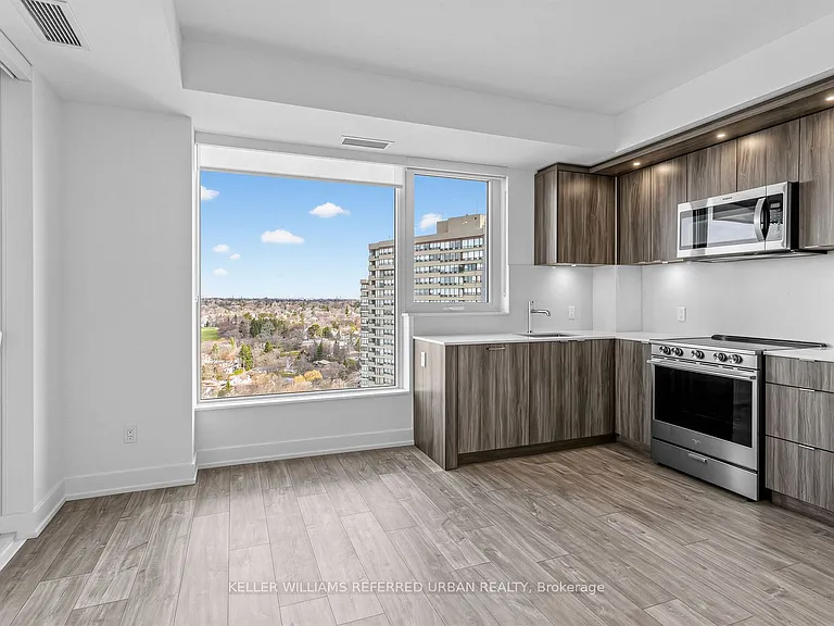 60 Central Park Dr #2112 — Photo 8