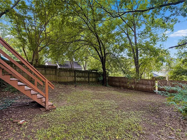 652 Bryan St SE #A — Photo 19