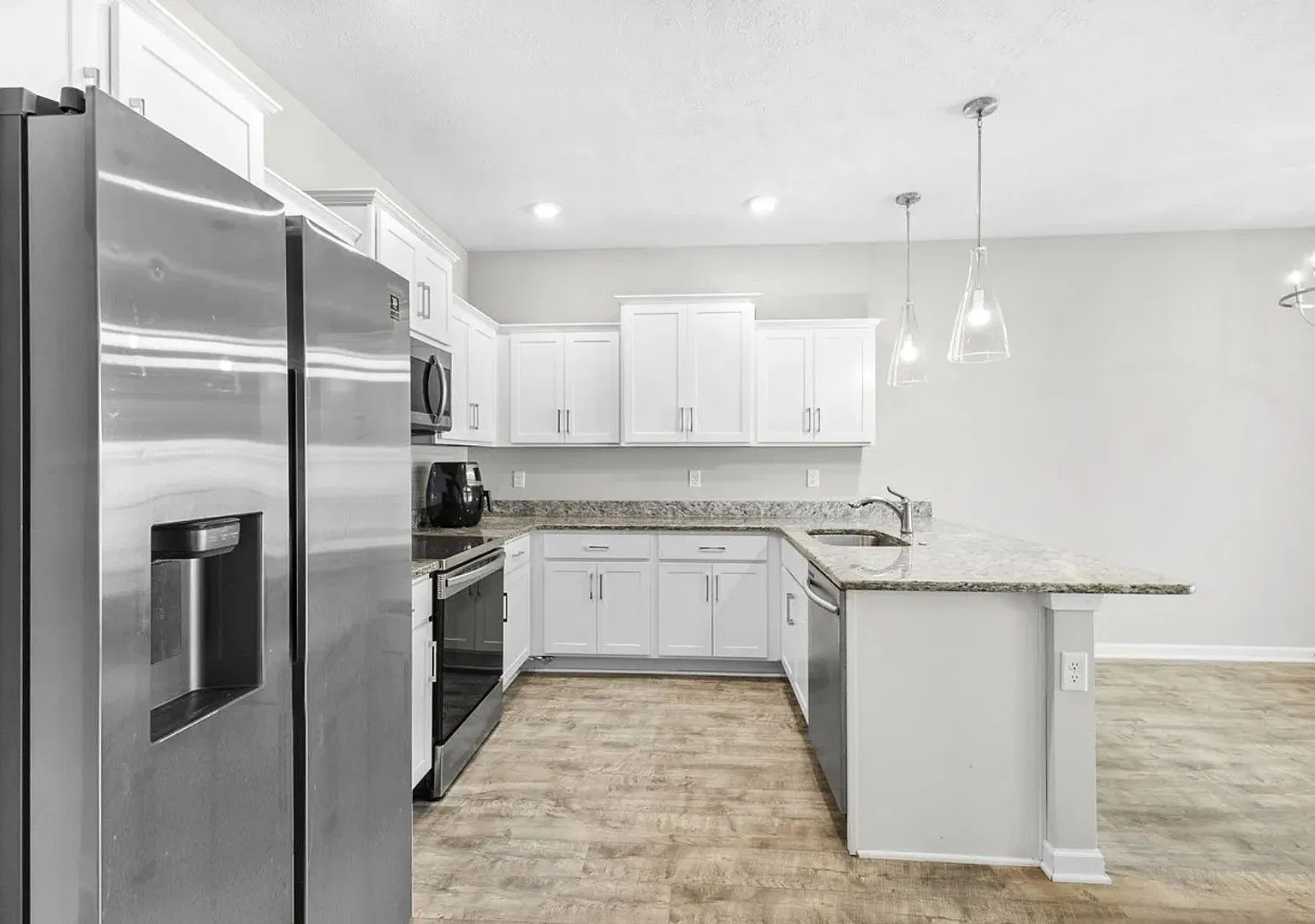 Beautiful 3 Bed, 2.5 Bath Townhouse in Murfreesboro! — Photo 2