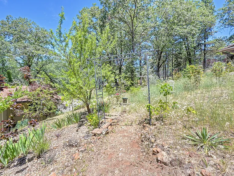 16832 Alice Way — Photo 45