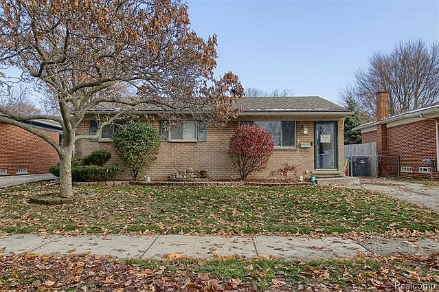 1st image of 23005 Glenbrook St