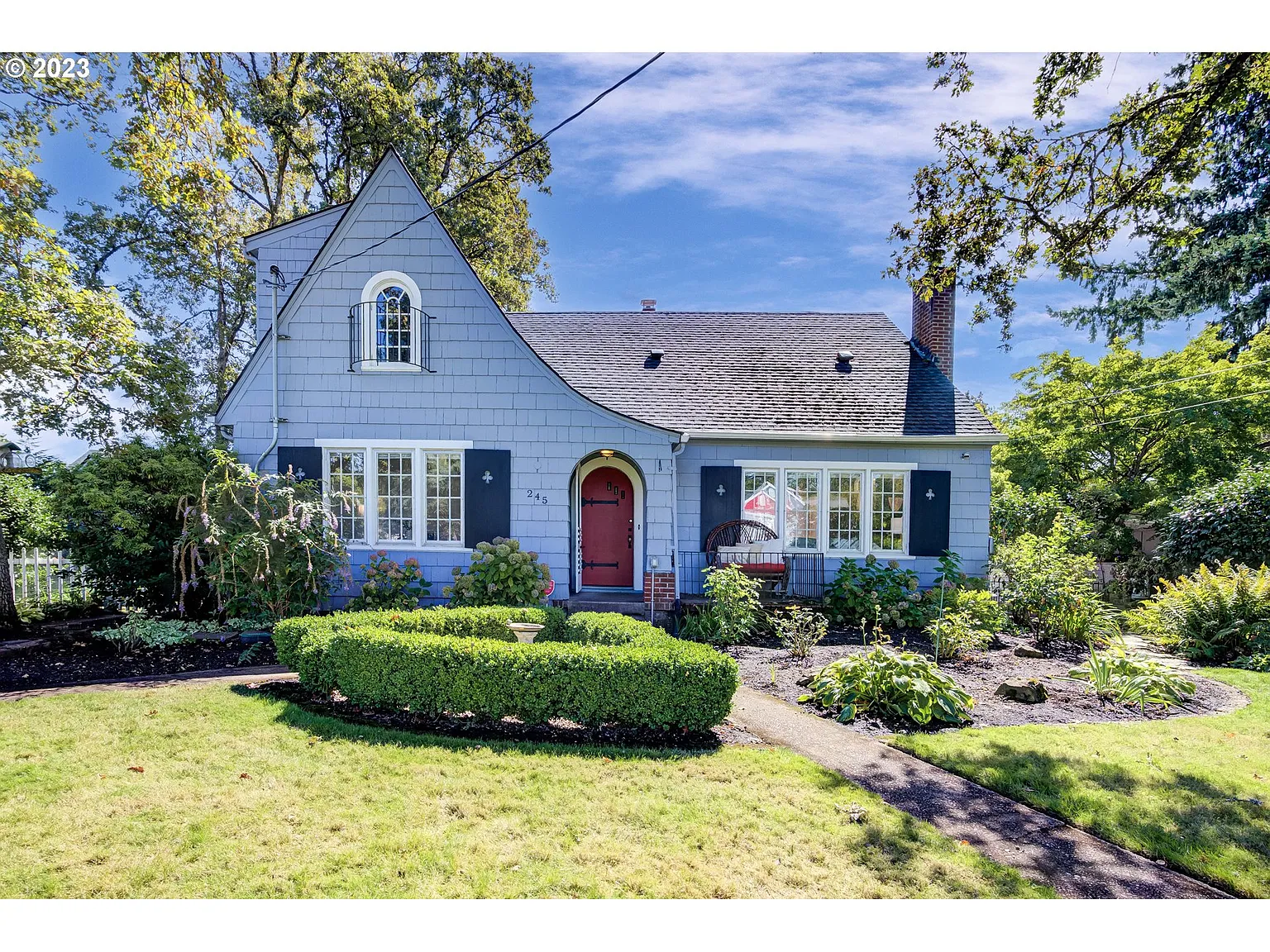 245 W Hereford St photo 1