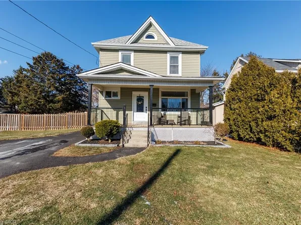 11 Fairview Rd, Grimsby, ON L3M 3L1