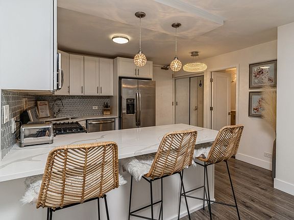 3rd image of 400 E Randolph St APT 2712