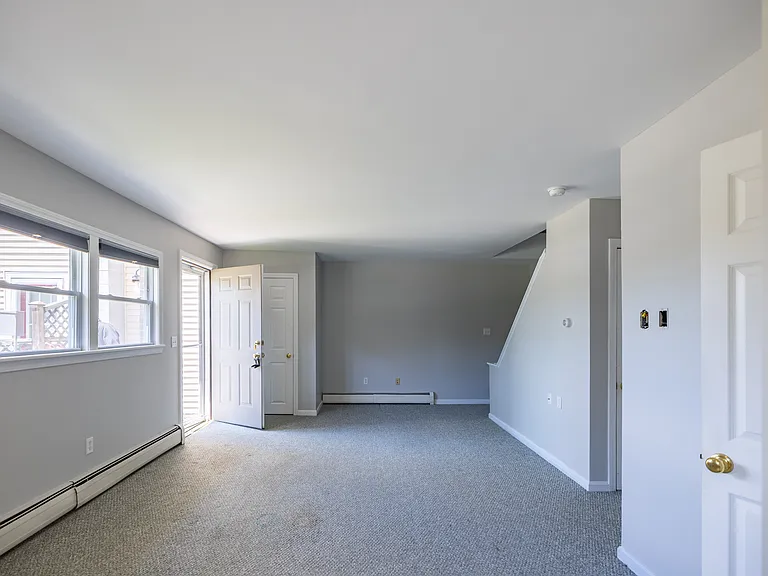 73 Millbrook Ln — Photo 7