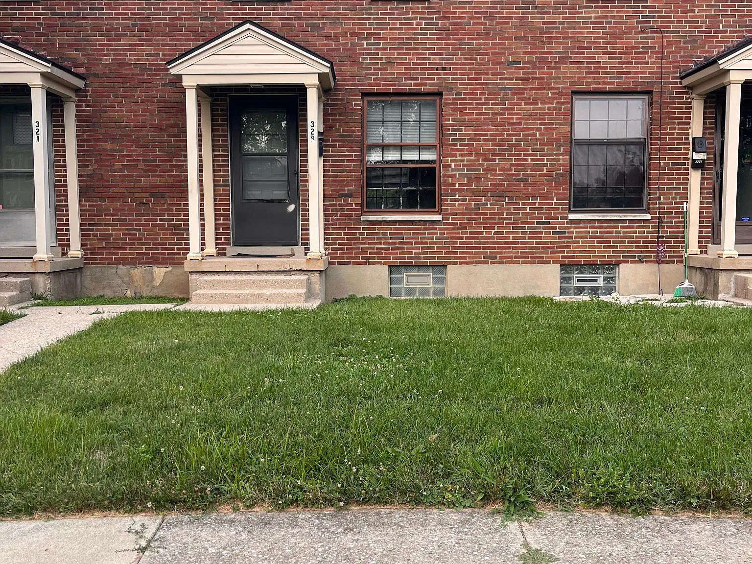 2 bed, 1010 sqft, $905 — Photo 2