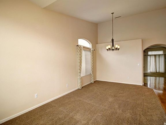 5th image of 3918 Garmisch Ct