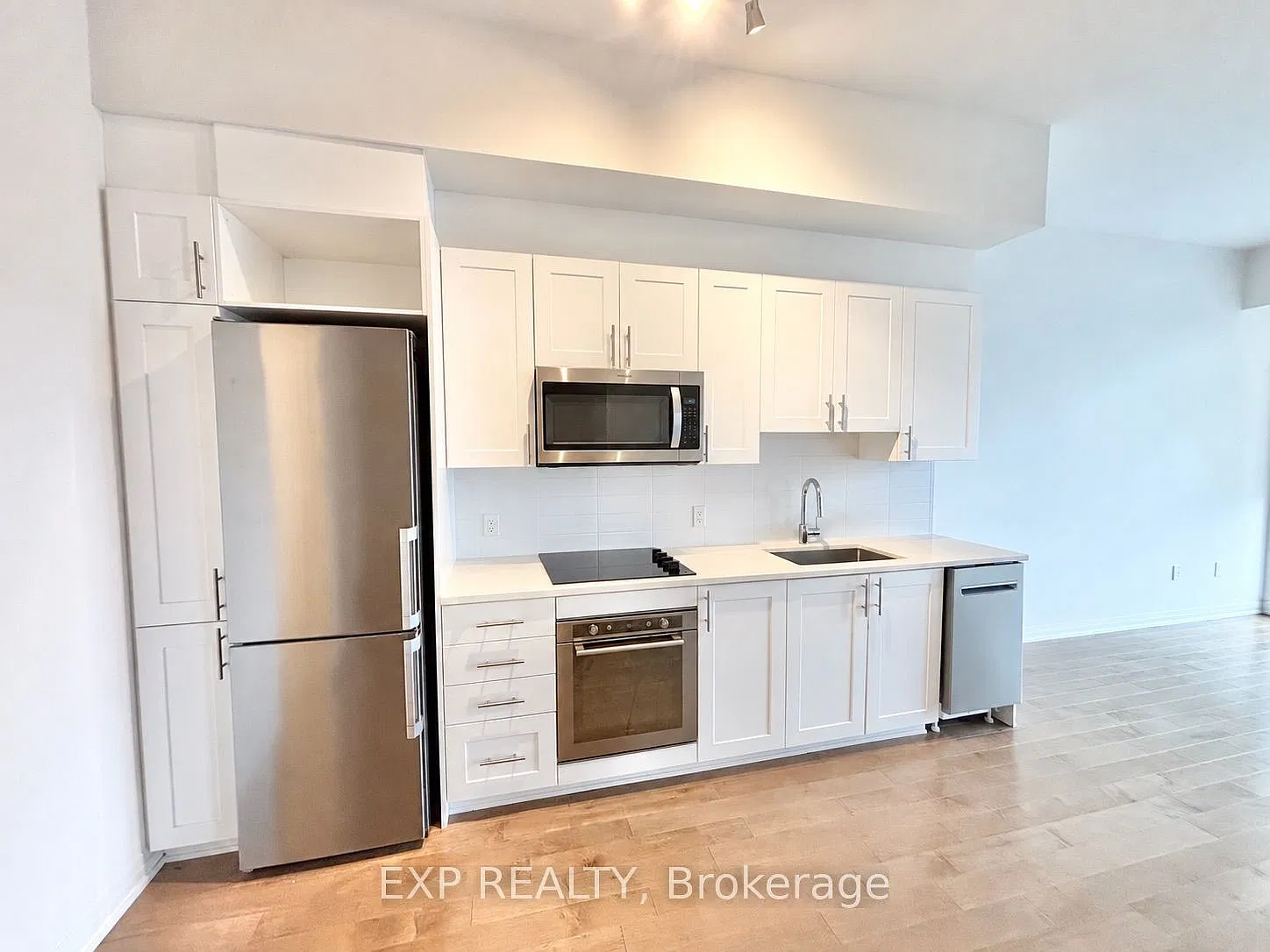 1 bed, $2,400 — Photo 2