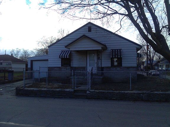2nd image of 419 E Plum St