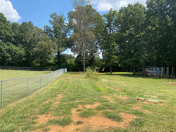 5th image of 574 Linder Ln