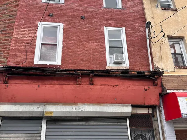 2445 Ridge Ave, Philadelphia, PA 19121