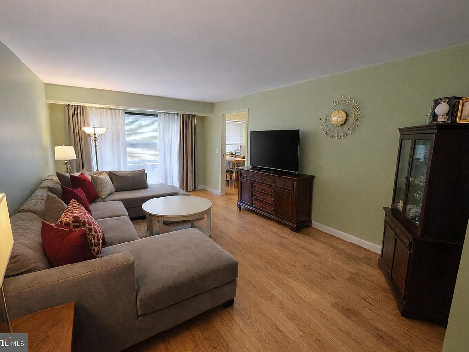 1st image of 2010 Colts Neck Rd APT 2B