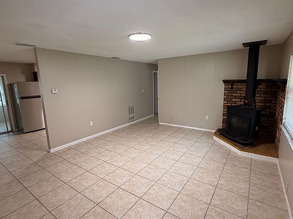 3rd image of 4622 Date Palm Dr
