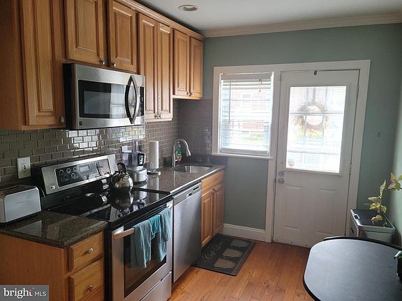 4th image of 213 N Gray Ave