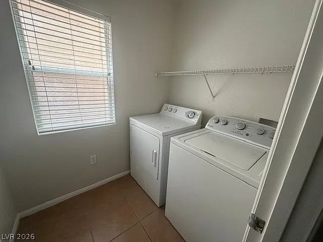 574 Poplar Leaf St — Photo 7