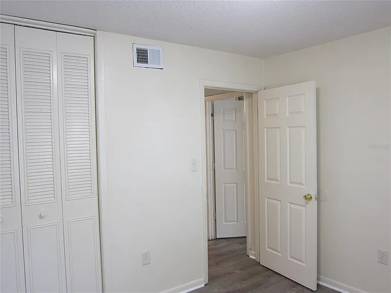 300 NW 20th Ave #6 — Photo 7