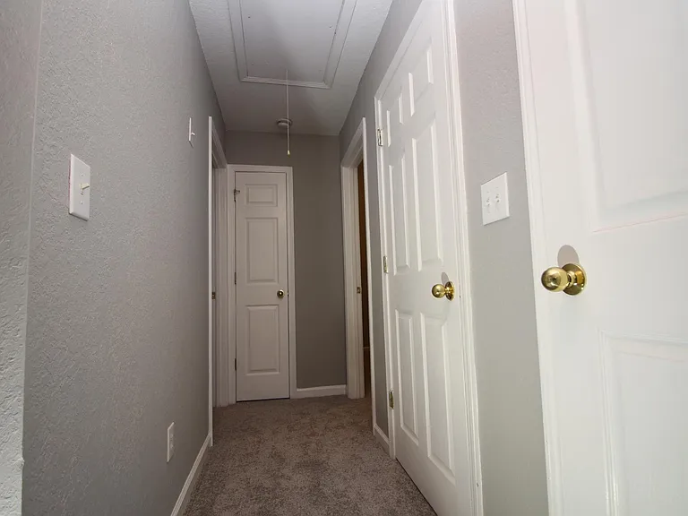 394 Brookview Dr — Photo 8