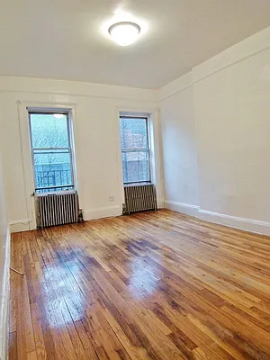 Rented by Green Line Realty | media 24